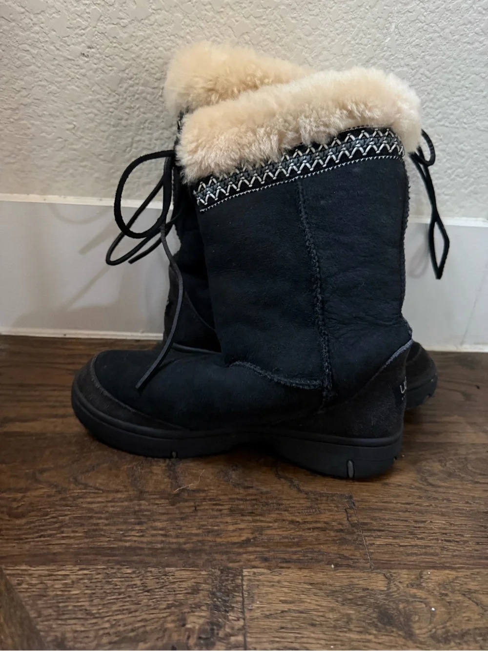 UGG Australia Ultimate Cuff 5273